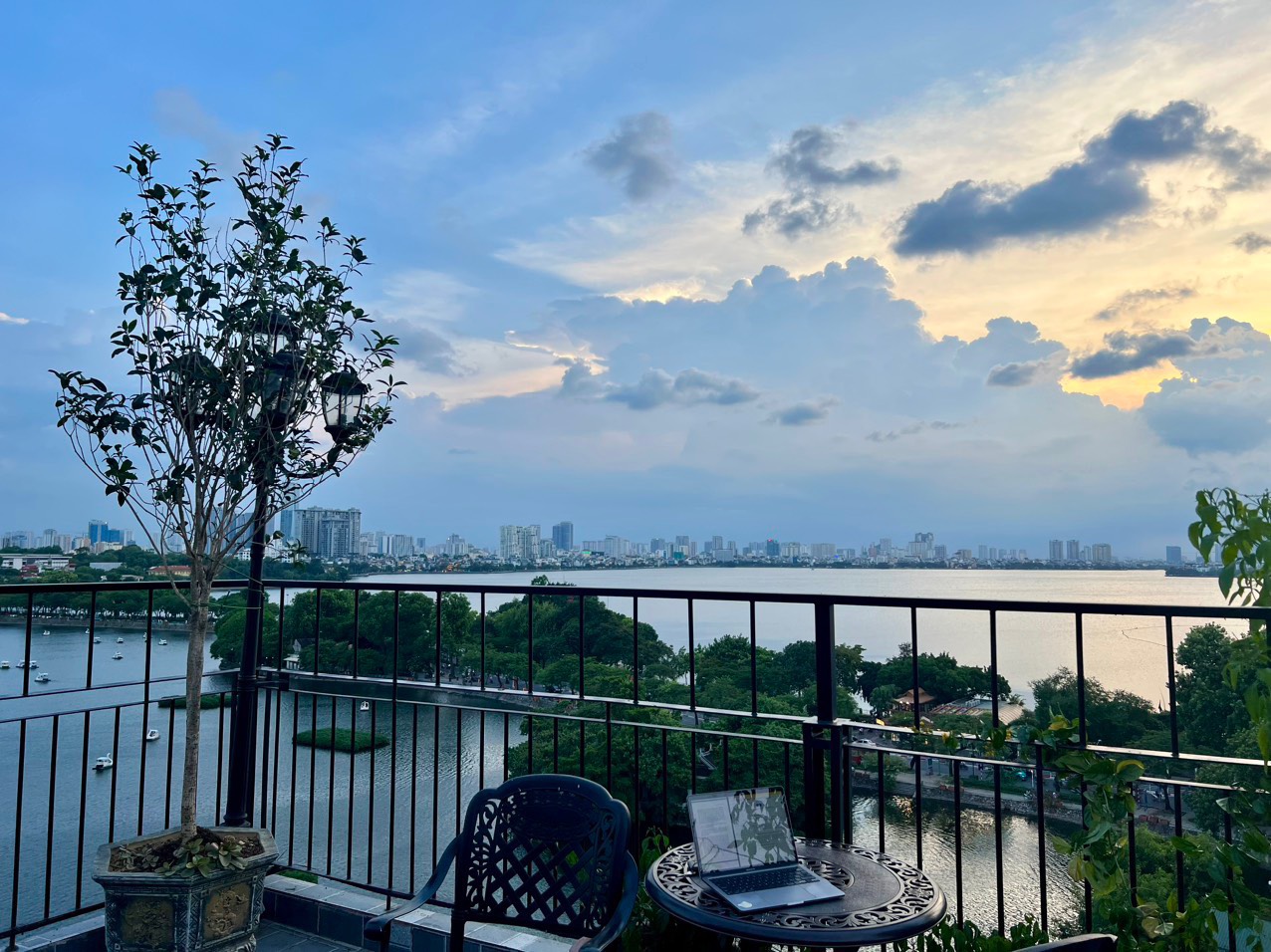 Sân Thượng 1
