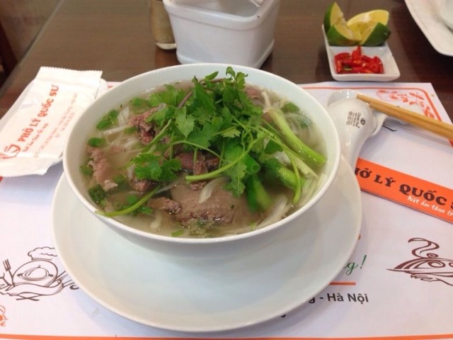 Hanoi-beef-noodle-soup-a-typical-dish-that-foreigners-should-try