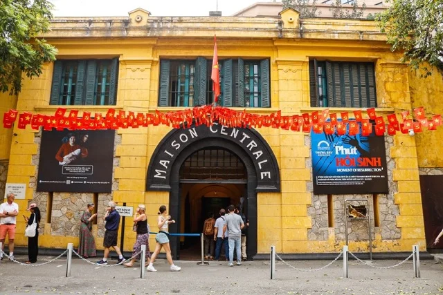 Hoa-lo-prison-is-also-one-of-the-top-places-to-visit-in-hanoi-attracting-many-local-and-international-tourists