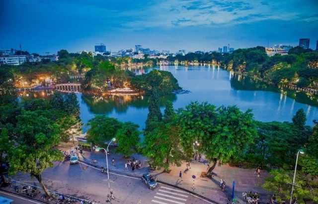 Hoan-kiem-an-ideal-place-to-visit-in-hanoi