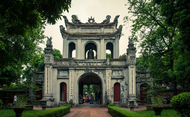Knowing-the-temple-of-literature-hanoi-opening-hours-will-help-make-your-trip-more-complete
