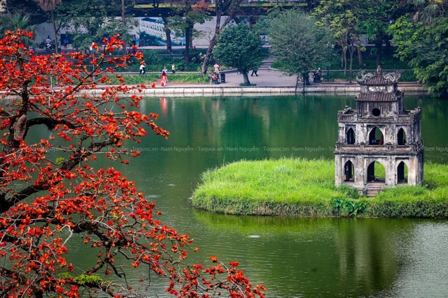 Turtle-tower-at-hoan-kiem-lake