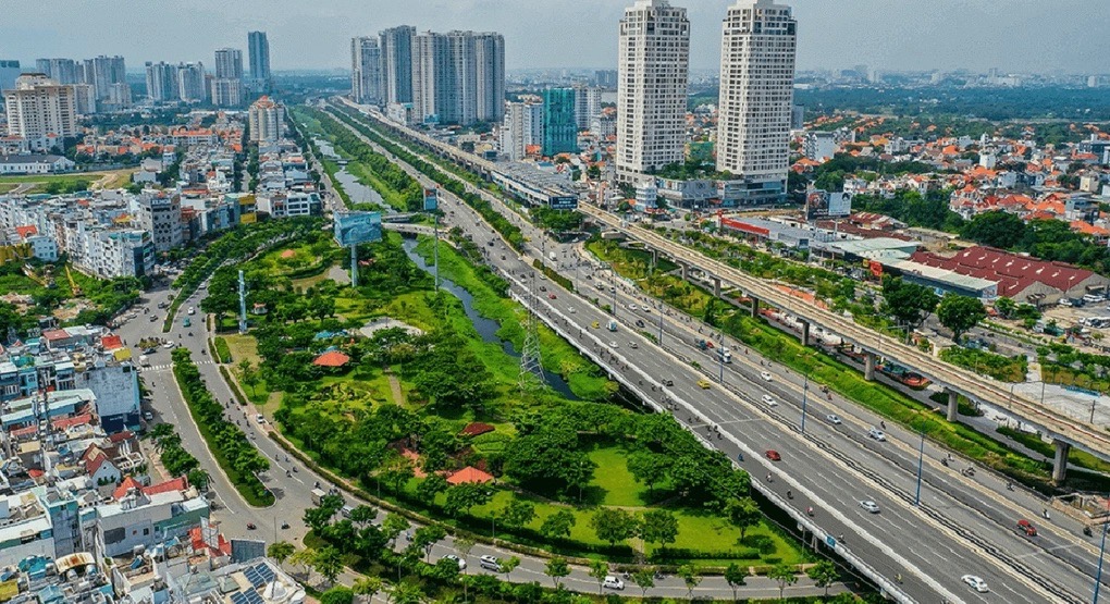 West-lake-is-among-the-districts-with-the-most-modern-infrastructure-in-the-capital-making-it-convenient-for-foreigners-to-choose-to-stay-in-hanoi