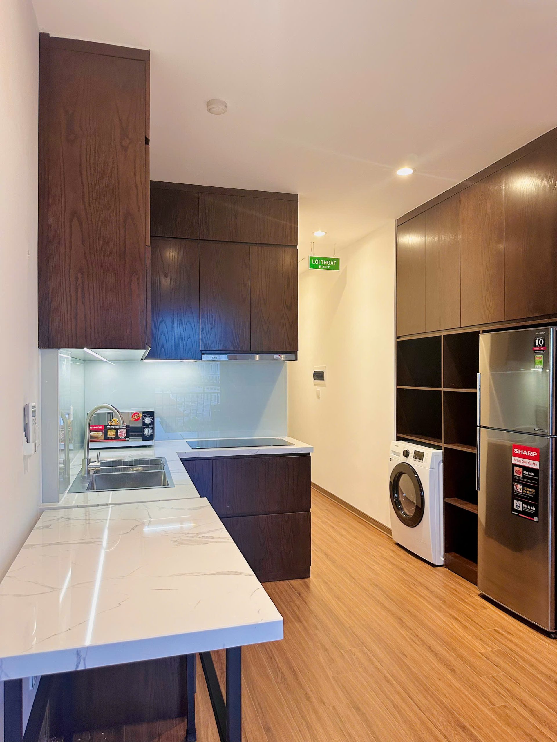 Z6726930331099_aeb74a3299ff27bd6d2279c40ad7d542