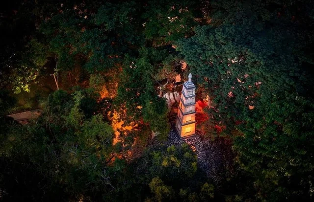 The-pen-tower-and-ink-slab-unique-architectural-structures-representing-spiritual-and-cultural-values-at-hoan-kiem-lake-and-ngoc-son-temple